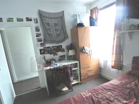 4 bed Terraced to rent Image 7