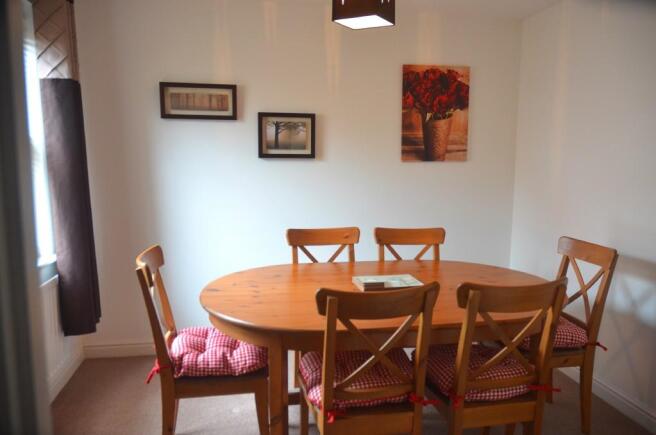Dining room / bed 4