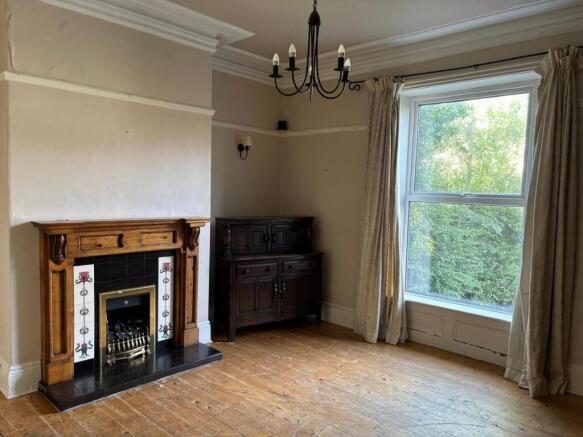 4 bed House for sale Image 5