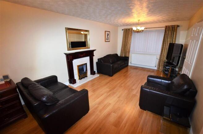 Lounge/Dining Room