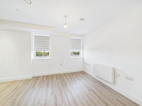 CAM01909G0-PR0317-STILL001