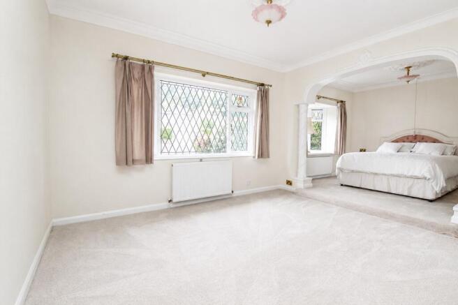 4 bed Detached Bungalow for sale Image 6
