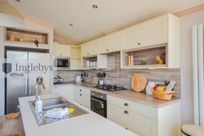 3 bed Park Home for sale Image 6
