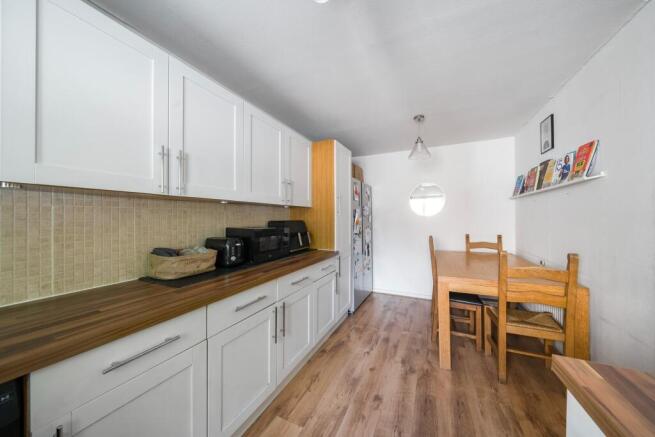 Lowry Court, Andover, SP10 photo 4