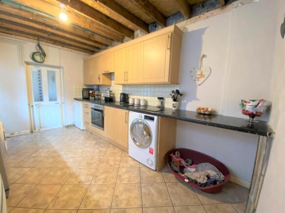 Photo 10
