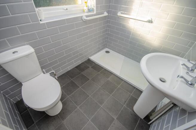 Shower room.jpg
