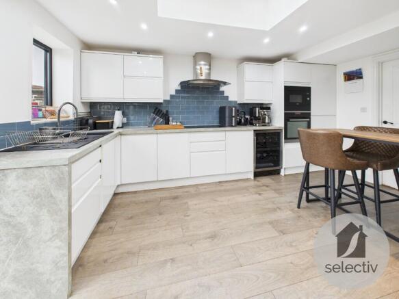 3 bed Semi-Detached Bungalow for sale Image 8