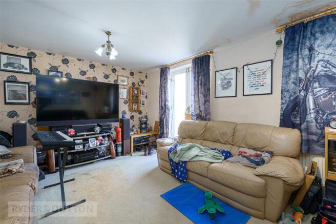 3 bed Semi-Detached for sale Image 4