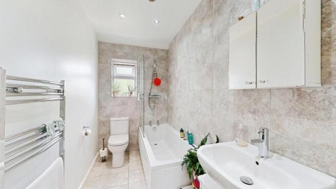 2 bed Terraced to rent Image 7