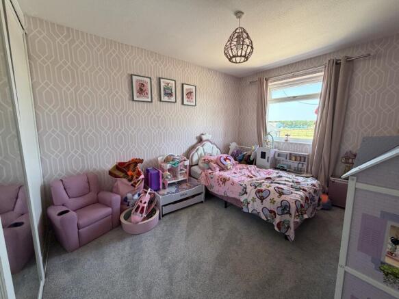 3 bed Terraced for sale Image 8
