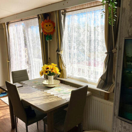 Two bed Swift Serenity, Caldecott Hall Country Park, Beccles Road, Fritton, Norfolk, NR31 9EY photo 4