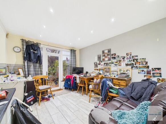 CAM03394G0-PR0409...