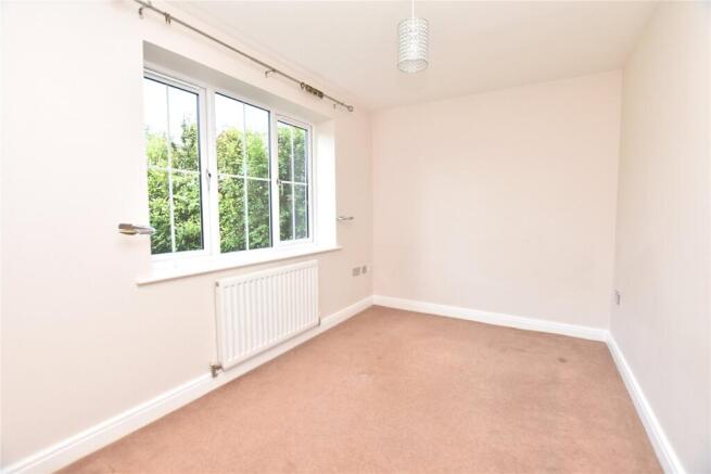 5 bed Detached for sale Image 5