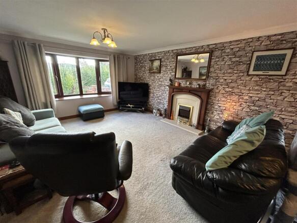 3 bed Detached Bungalow for sale Image 5