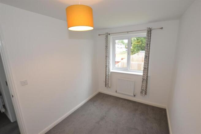 2 bed Semi-Detached to rent Image 5