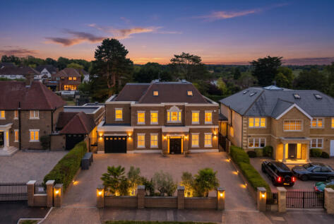 Brookmans Avenue, Hatfield, AL9