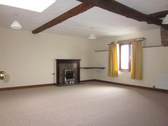 FIRST FLOOR LOUNGE
