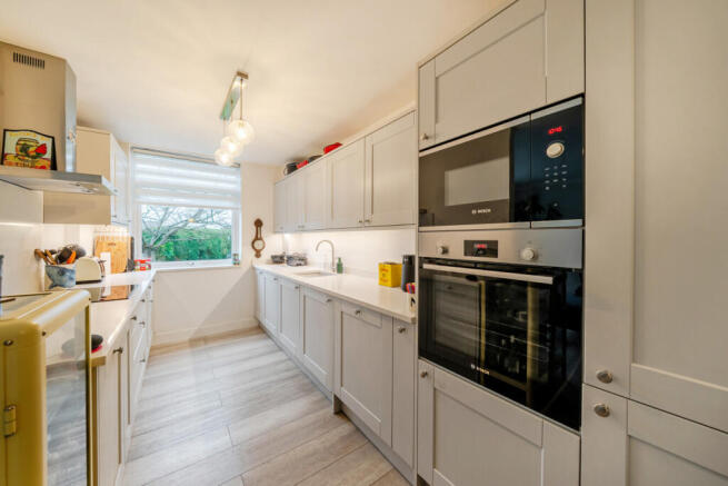 1407387-2-6984784...