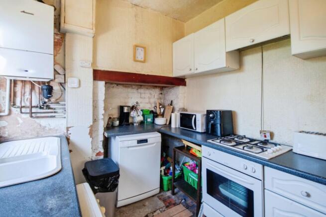 3 bed Semi-Detached for sale Image 7