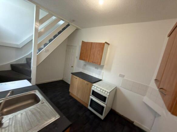 2 bed Terraced to rent Image 7