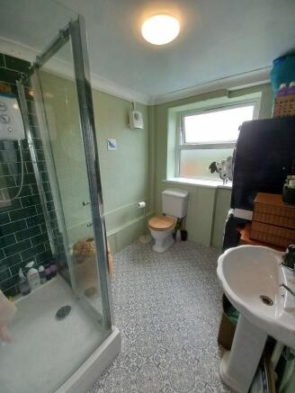 SHOWER ROOM 