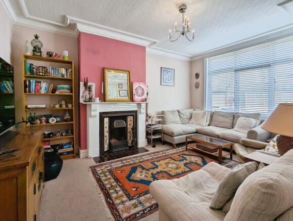 2 bed Terraced to rent Image 4