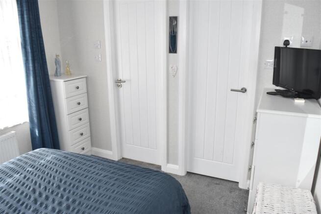 2 bed Park Home for sale Image 6