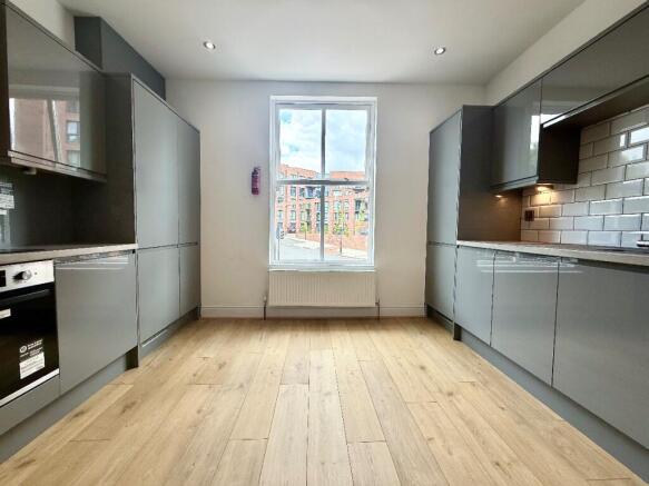 1 bed House Share to rent Image 12