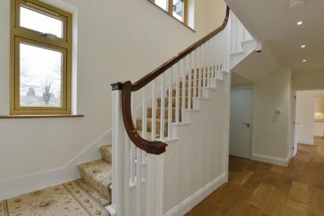 Entrance hall/stairs