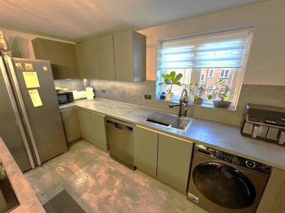 Kitchen 3.jpg