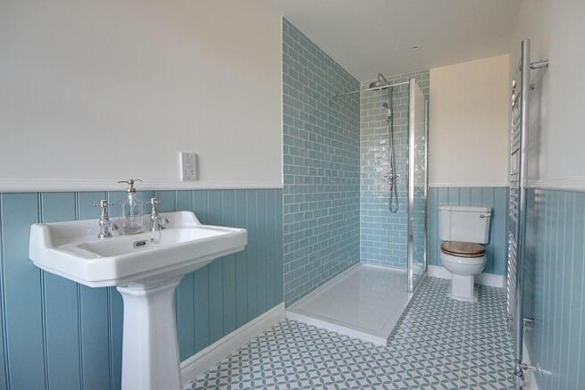 Ensuite to Bed 1