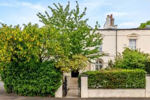 33, Park Hall Road, London SE21 8EX