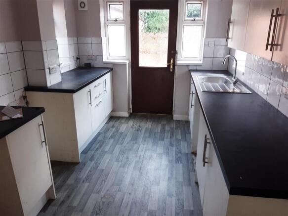 3 bed Semi-Detached for sale Image 5