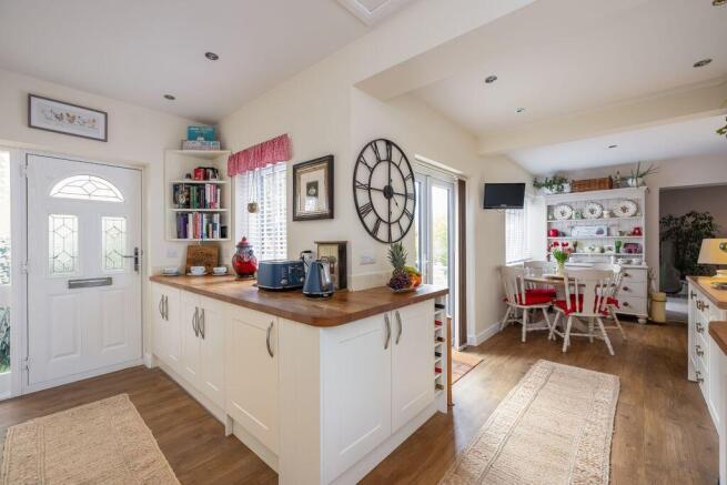 3 bed Detached for sale Image 4