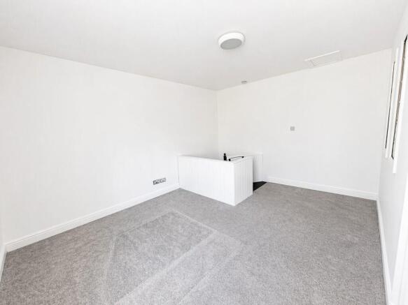 1 bed Terraced to rent Image 6