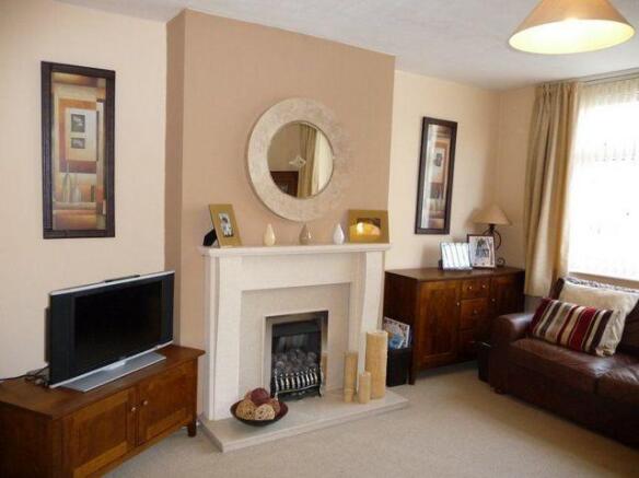 Lounge to front