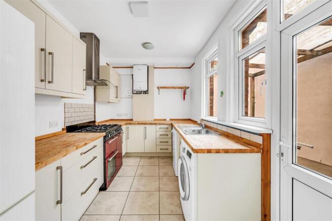 24 Chatsworth Gardens-9.jpg