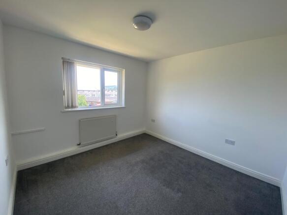 2 bed Flat to rent Image 9
