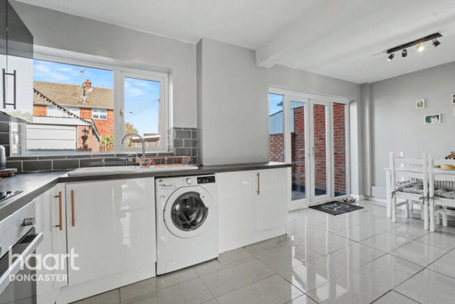 3 bed Semi-Detached for sale Image 9
