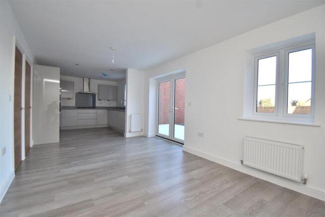 Living Kitchen/Dining Room