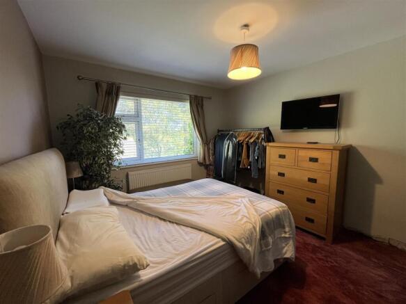 3 bed Semi-Detached for sale Image 8