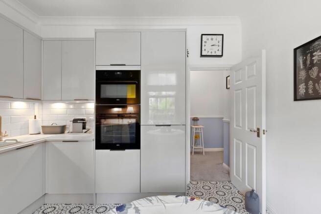 2 bed Flat for sale Image 7