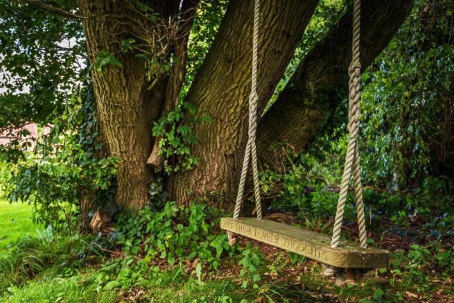 house. estate agency Dunsfold swing