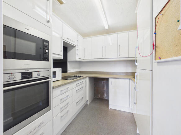 Apartment in Woodley, Wokingham - View 4