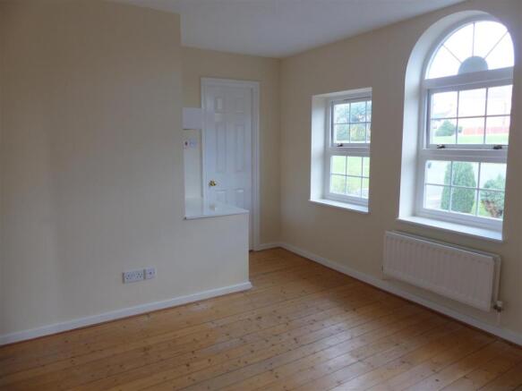 MASTER BEDROOM (2).J
