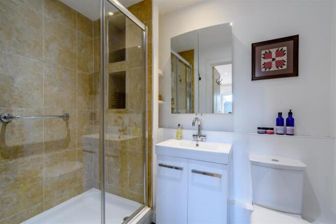 8420273-interior34.jpg