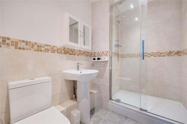 Ensuite Bathroom(1)