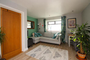 Flat 2, 73, Station Road, Southampton SO31 5AE