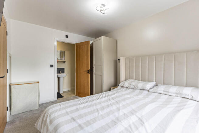 3 bed Semi-Detached for sale Image 9