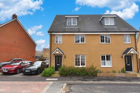 Hollyhock Way, Biggleswade, SG18
